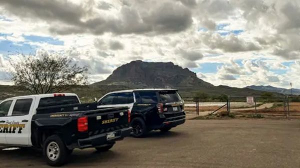 تحطم مروحية تقل 4 أشخاص في جبال ولاية أريزونا الأميركية