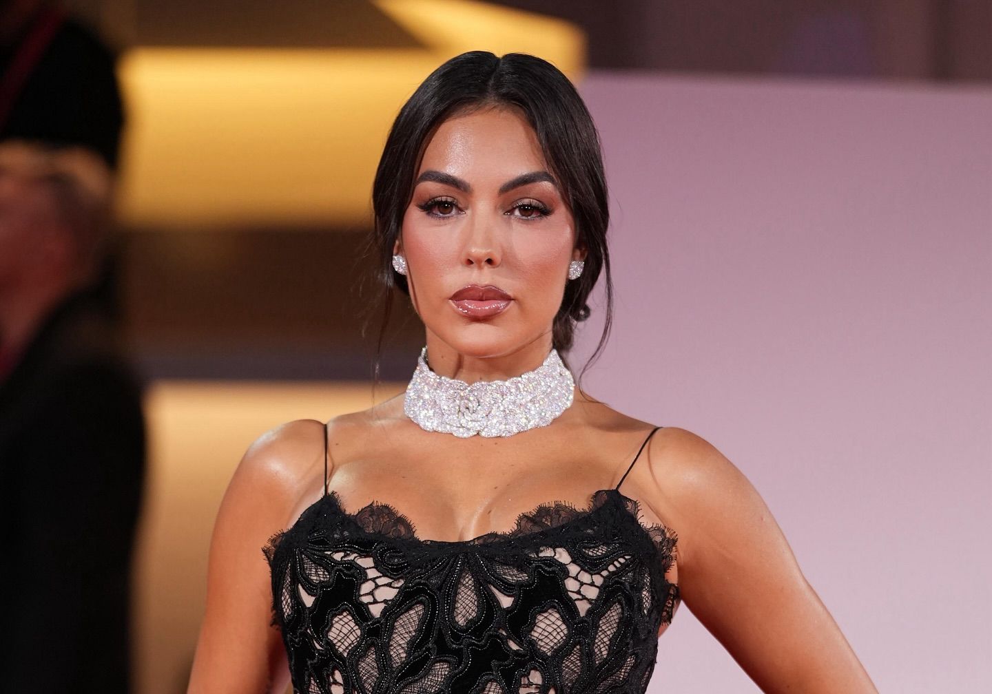 جورجينا رودريغيز تنتصر قضائيًّا وتحصل على تعويض كبير بعد قضيّة تشهير