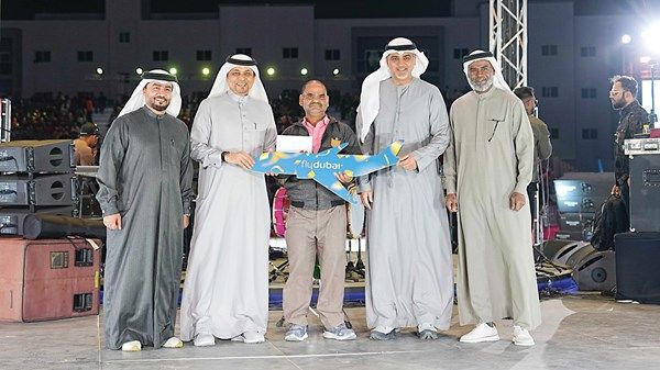 «إقامة دبي» تنظم احتفالات متكاملة للقوى العاملة