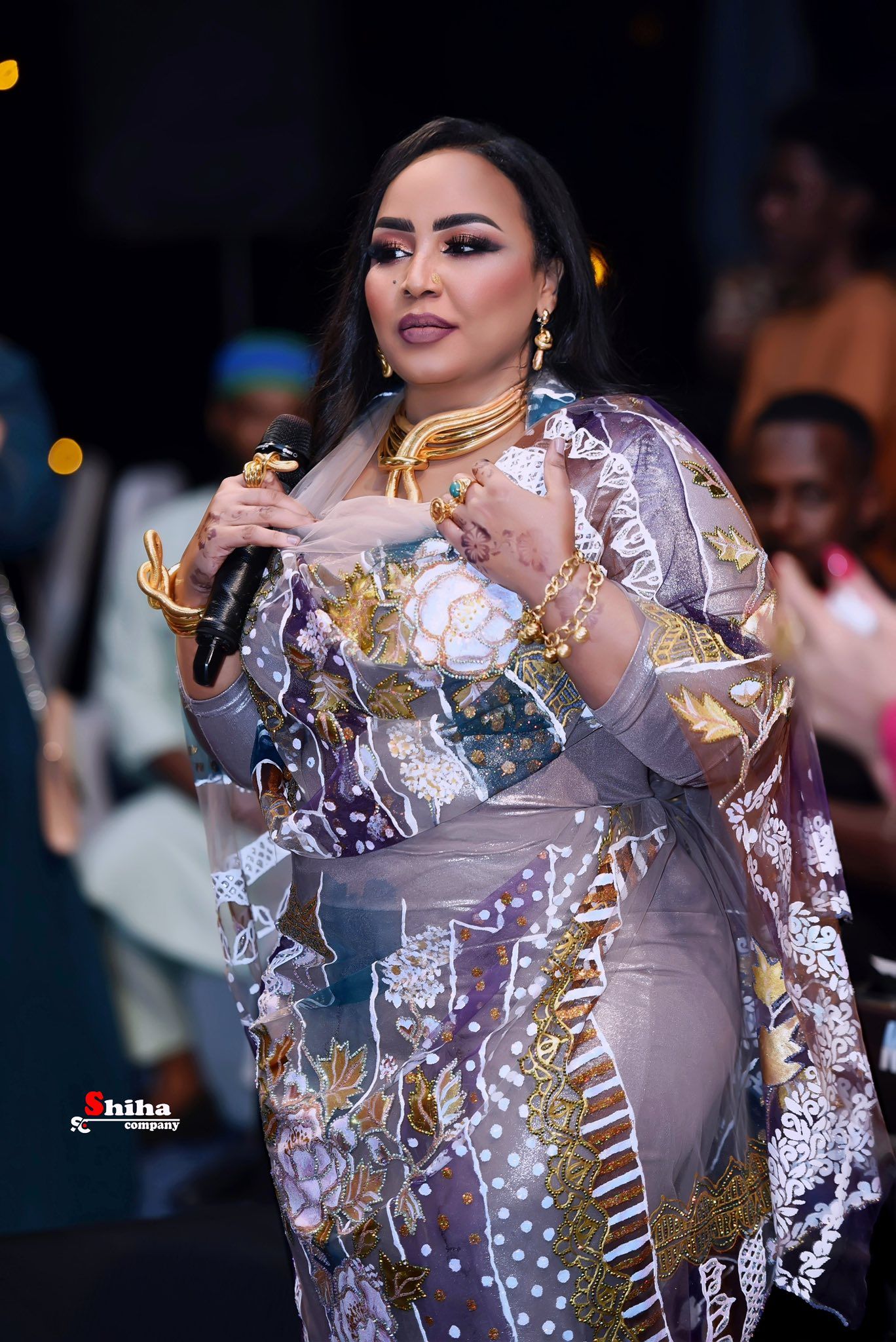 شاهد بالفيديو.. الفنانة هدى عربي تبدأ العام الجديد بوصلة رقص مثيرة خلال حفل أحيته بالقاهرة