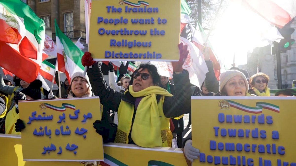 اتهامات لـ "بي بي سي" بالاهتمام بغزة أكثر من مظاهرات طهران