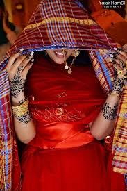 شاهد بالفيديو.. عريس سوداني وعروسه يشعلان حفل زفافهما بوصلة رقص ملفتة على أنغام علي الشيخ