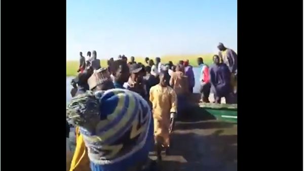 مقتل 25 وفقدان 14 إثر غرق قارب في نيجيريا