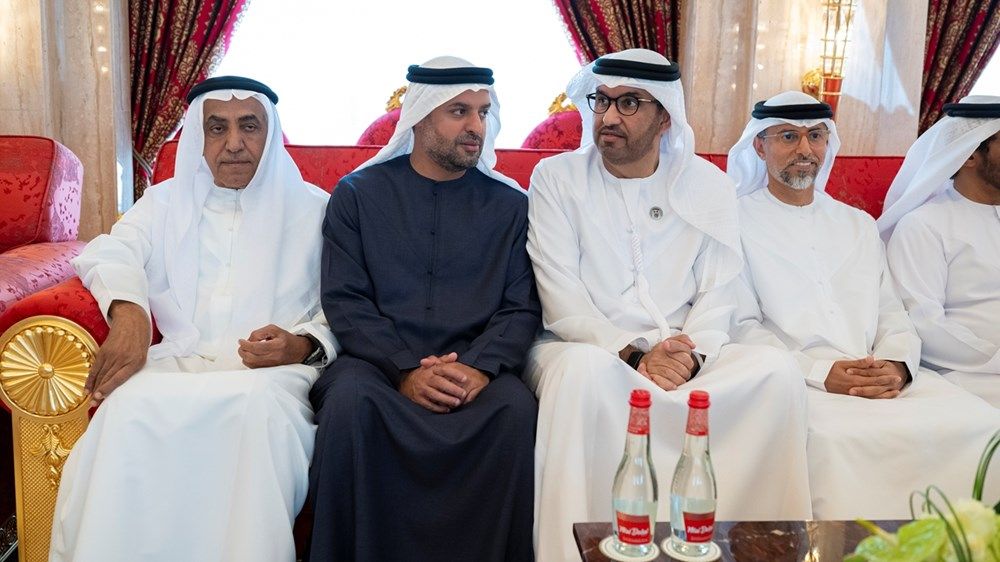 بحضور رئيس الدولة.. محمد بن راشد يلتقي الوزراء السابقين والحاليين ممن شاركوا سموه مسيرة العمل الحكومي خلال العقدين الماضيين