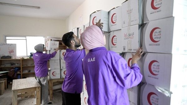 الإمارات توزع 34 ألف طرد غذائي وتنفذ 15 مبادرة في غزة