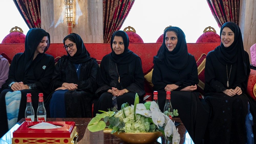 بحضور رئيس الدولة.. محمد بن راشد يلتقي الوزراء السابقين والحاليين ممن شاركوا سموه مسيرة العمل الحكومي خلال العقدين الماضيين