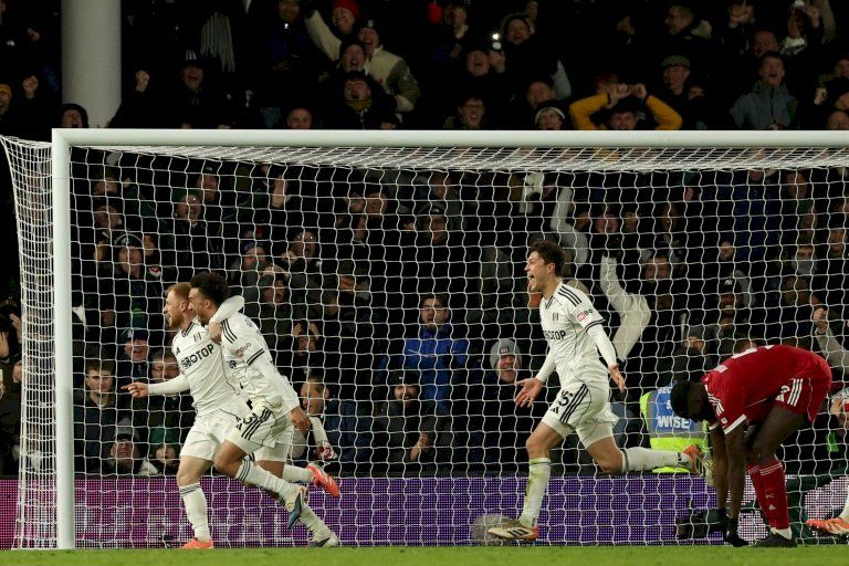 بطولة إنكلترا: فولهام يفرض التعادل على ليفربول بصاروخ في الرمق الأخير