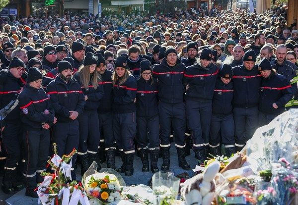 تكريم ذكرى ضحايا حريق ليلة رأس السنة في سويسرا