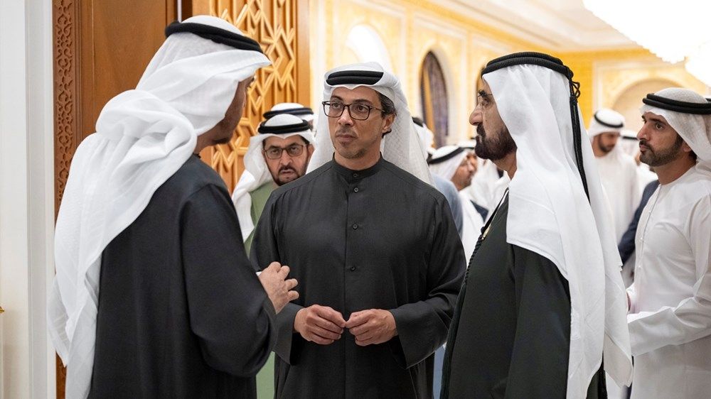 بحضور رئيس الدولة.. محمد بن راشد يلتقي الوزراء السابقين والحاليين ممن شاركوا سموه مسيرة العمل الحكومي خلال العقدين الماضيين