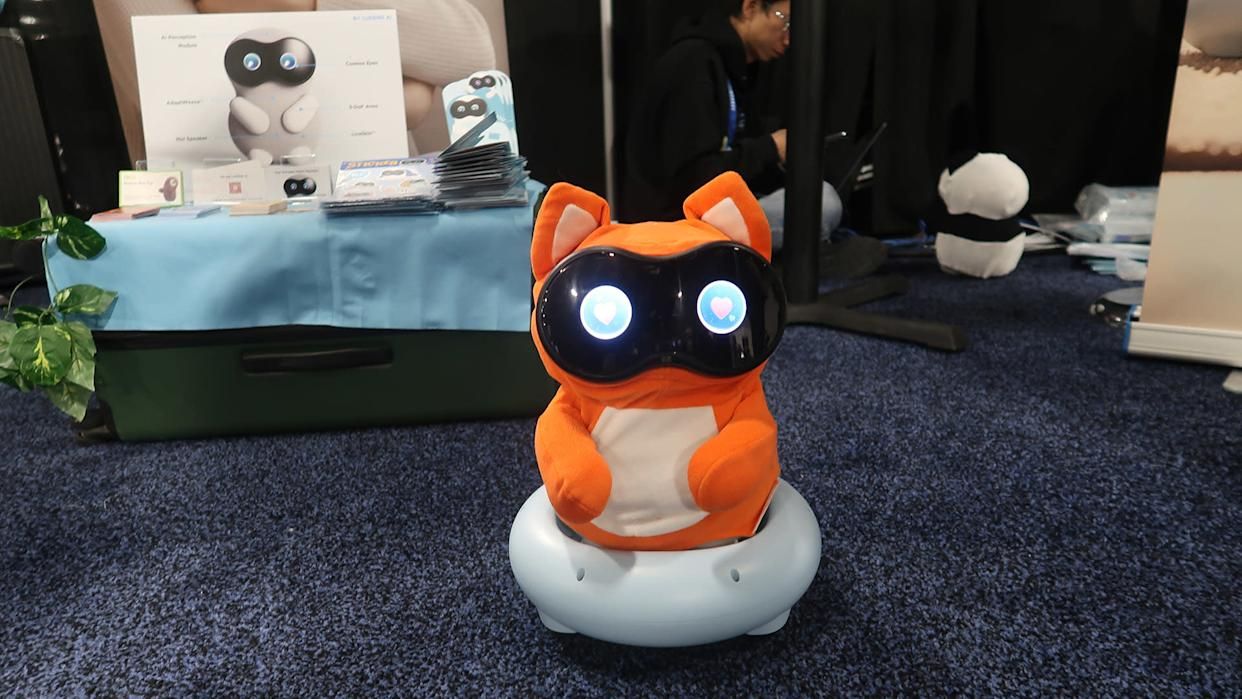تكنولوجيا: Ludens AI تكشف عن روبوتات بتصميم حيوانات أليفة #CES2026