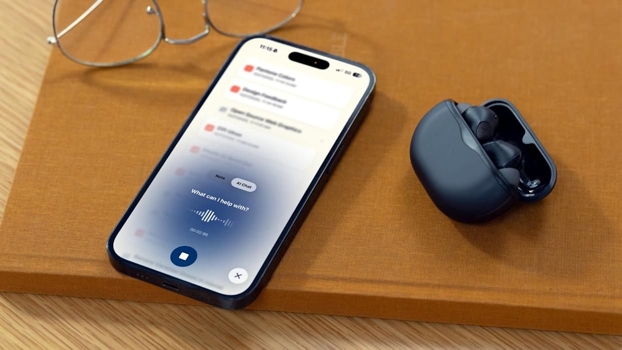 تكنولوجيا: سماعات Voicebuds من Subtle تكتب الكلام في الضوضاء أو الهمس #CES2026