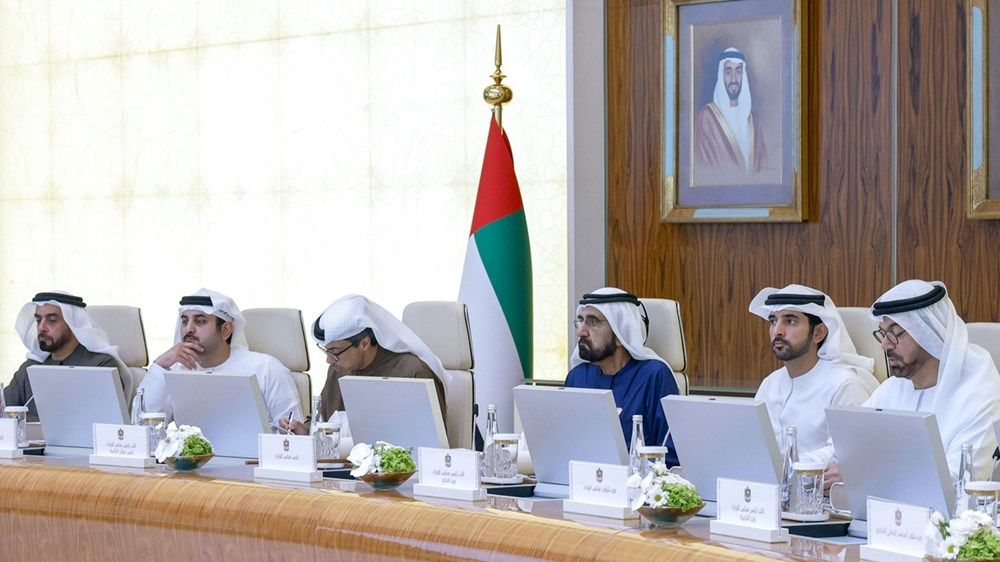 مجلس الوزراء برئاسة محمد بن راشد يستعرض مسيرة العمل والإنجاز خلال 20 عاماً من رئاسة سموه للحكومة