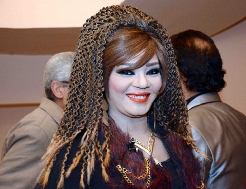 شاهد بالفيديو.. خلال استضافة على فضائية مصرية.. الفنانة السودانية جواهر: (سيدة وداعية اخبرتني قبل سنوات طويلة بأنني سأتزوج وأنجب ولدين وأقيم في القاهرة وقد حدث بالفعل)