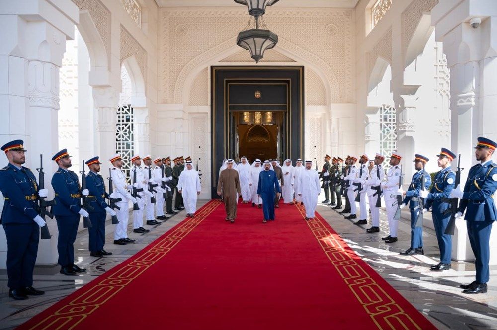 محمد بن راشد يترأس اجتماع مجلس الوزراء بقصر الوطن بأبوظبي