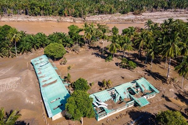 وفيات جراء سيول قوية بإندونيسيا