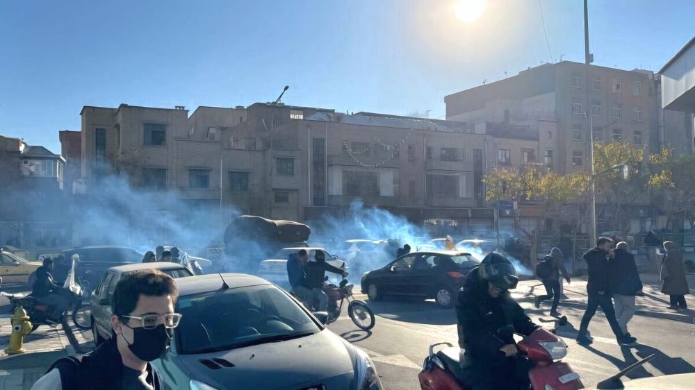 بازار طهران يشعل موجة احتجاجات غير مسبوقة