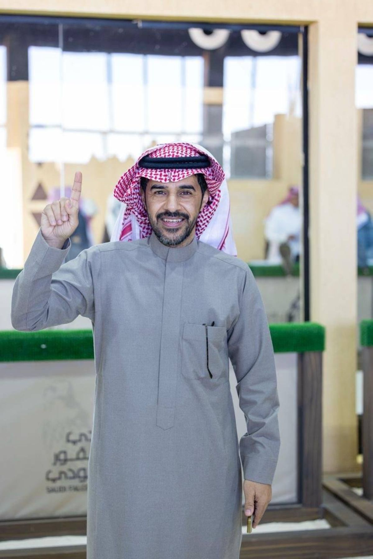 تتويج نخبة المحليين في 12 كأسًا بمهرجان الملك عبدالعزيز للصقور 2025