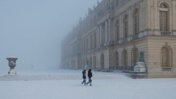موجة برد تجتاح أوروبا وتعطل حركة السفر