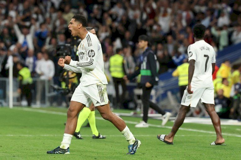 بيلينغهام يساند فينيسيوس ويرى أن "المبالغة سمة ريال في اللحظات الصعبة"