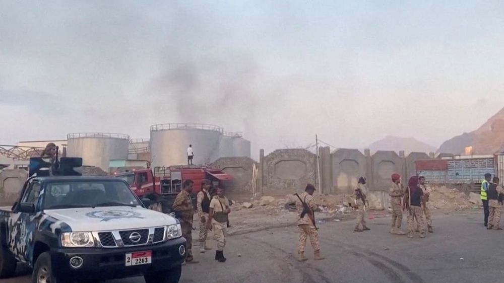 الرياض تدعم جهود إعادة تشكيل السلطة اليمنية