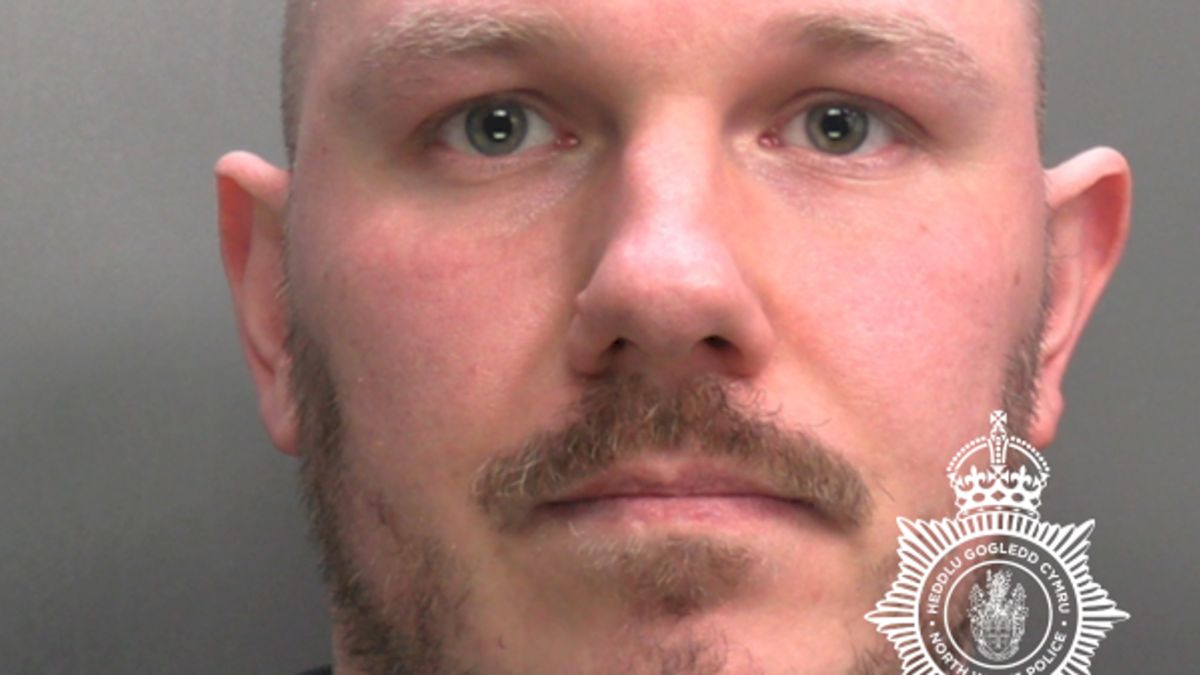 يبيع مادة تساعد على الانتخار فسجنوه 14 عاماً