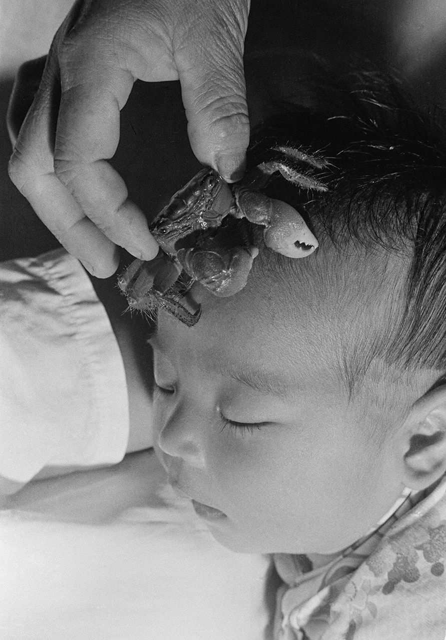 اليابان | أسطورة خلف العدسة: كيف خلد هاغا هيدييو تراث اليابان الشعبي؟