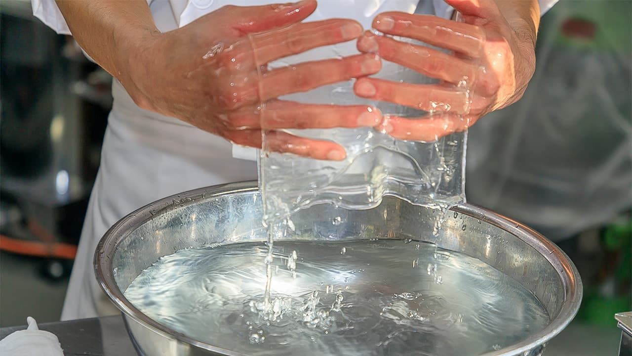 اليابان | نشاء كوزو… سرّ الطهو الياباني الذي يمنحك أطباقًا شفافة وسحرية المظهر