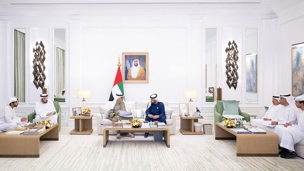 حمدان بن زايد يطّلع على الجدول الزمني للفعاليات الرياضية في منطقة الظفرة