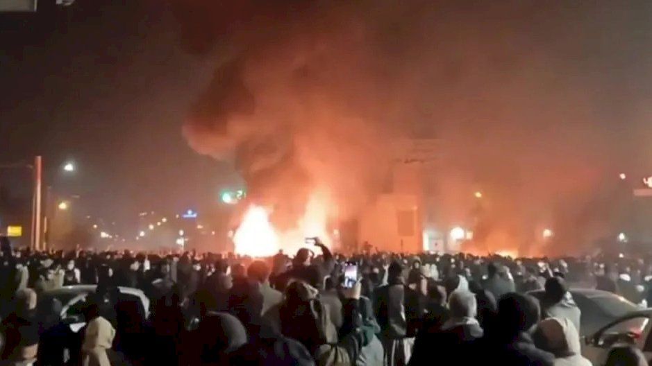 عاجل: انقطاع كامل لخدمات الانترنت في إيران (فيديو)