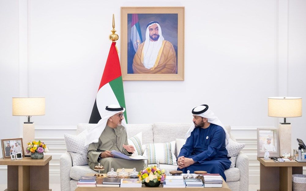 حمدان بن زايد يطّلع على الجدول الزمني للفعاليات الرياضية في منطقة الظفرة