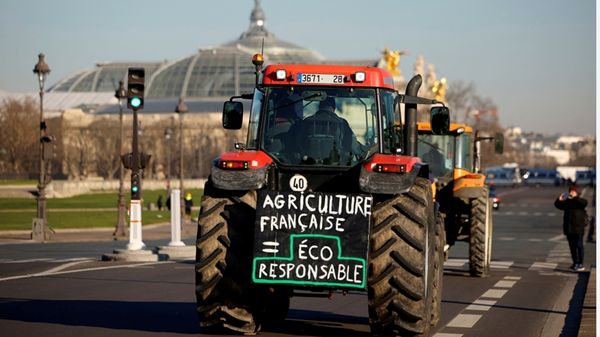 مزارعون يحتجون في باريس والحكومة تندد