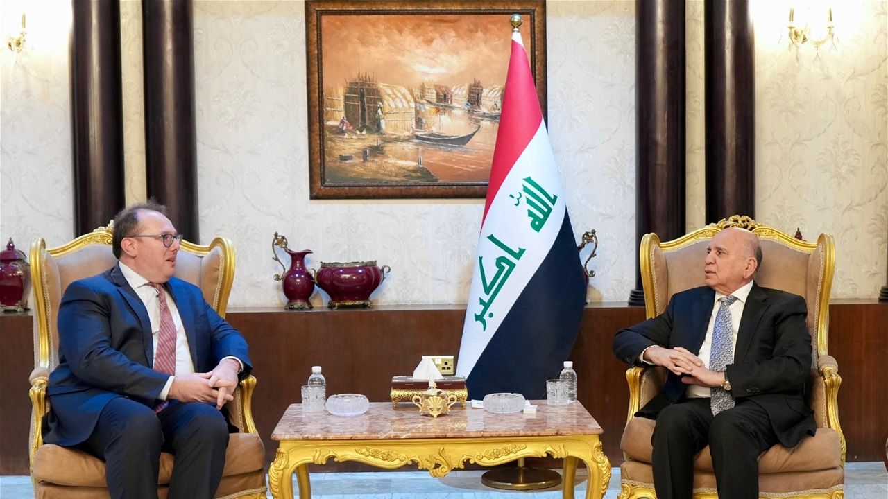 وزير الخارجية والقائم بأعمالِ السفارة الامريكية يناقشان التوترات الأخيرة في حلب