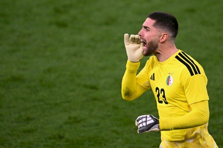 أمم إفريقيا: أوسيمهن ولوكمان يختبران السجل المثالي لحارس مرمى الجزائر لوكا زيدان