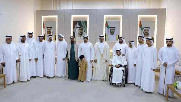 حمدان بن محمد يحضر أفراح المطيوعي والمزروعي