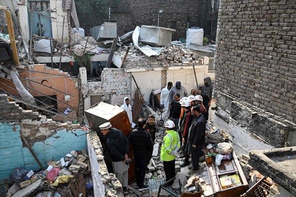 قتلى ومصابون في انفجار بباكستان