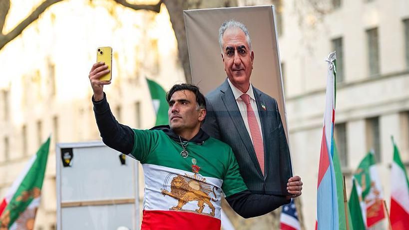 ترامب: "إيران تتطلع للحرية... نحن متأهبون للمساعدة"