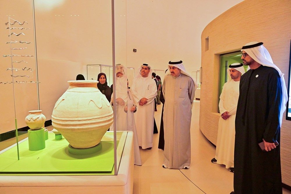 رئيس وأعضاء المجلس الوطني الاتحادي يزورون متحف زايد الوطني