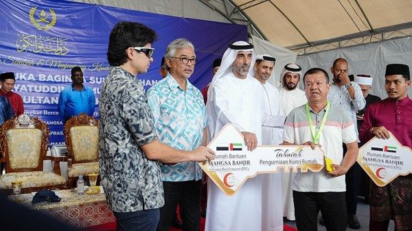 الهلال الأحمر الإماراتي يدشن المرحلة الأخيرة لمشروع المنازل للمتضررين من الفيضانات في ماليزيا