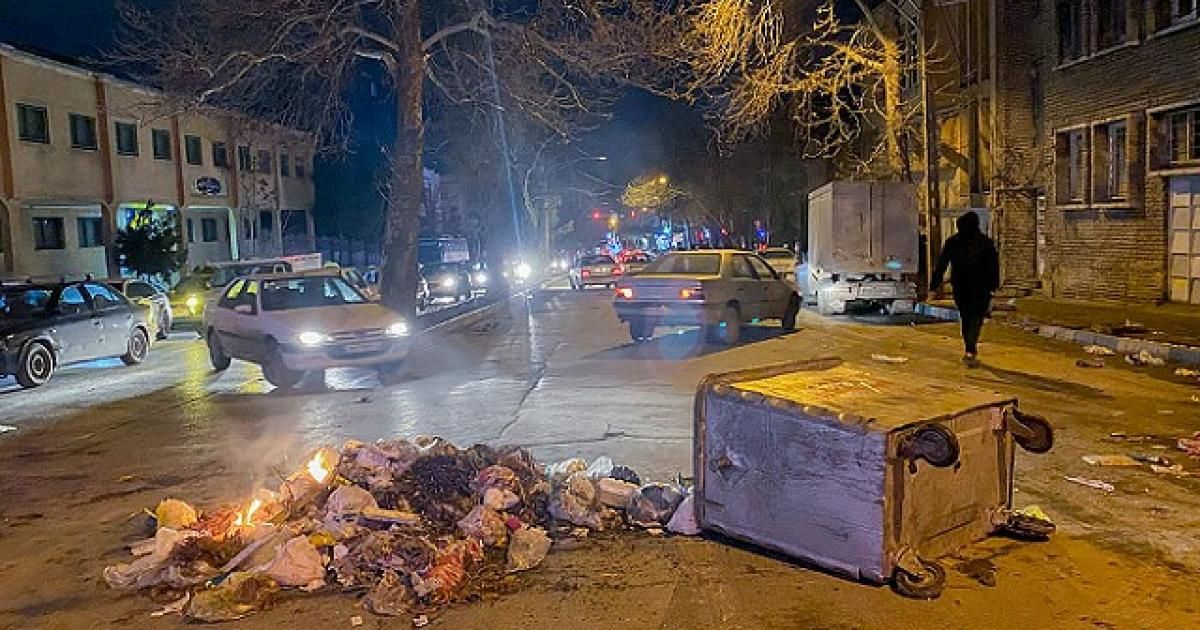 طهران تعمل على استعادة الإنترنت بعد قيود أمنية واحتجاجات