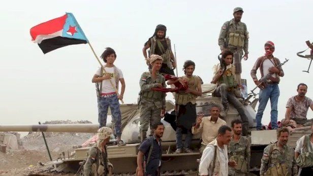 حلفاء ترامب يتصادمان.. جنوب اليمن يضع الرياض وأبوظبي على حافة المواجهة