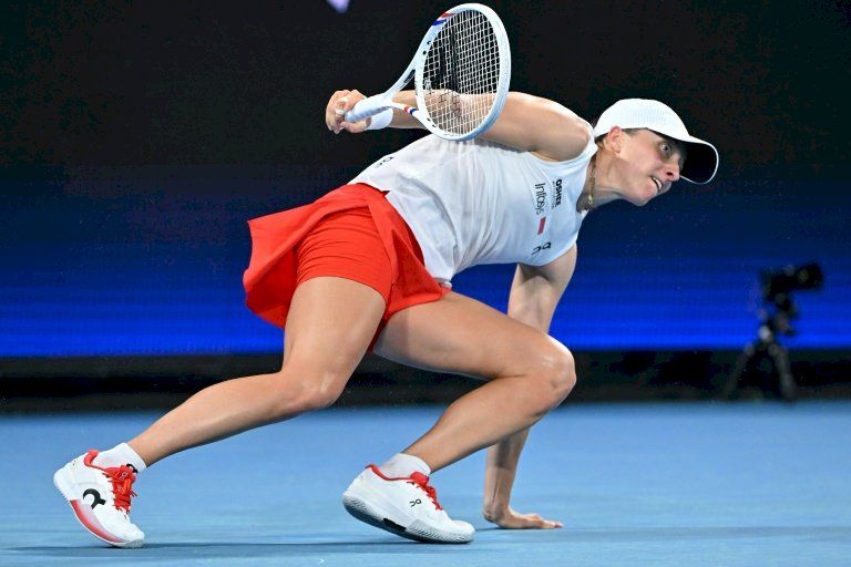 شفيونتيك تؤكد "كل شيء على ما يرام" رغم تلقيها هزيمتين تواليا