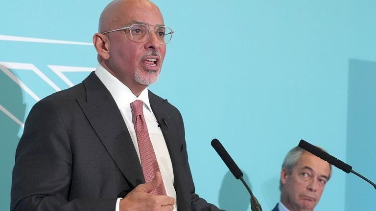 رفضوا طلبه لقب (لورد) فانشق زهاوي!