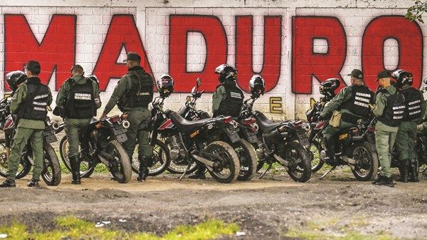 الولايات المتحدة تحث مواطنيها على مغادرة فنزويلا فوراً