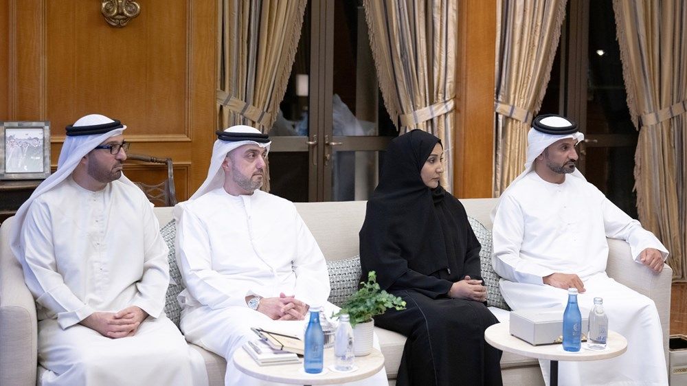 حمدان بن زايد يطلع على أبرز المشاريع الاستراتيجية لقطاعي الطاقة والمياه في منطقة الظفرة