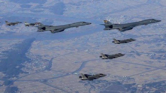 قاذفات B-52 الأميركية تحلق في سماء إيران.. هل اقترب موعد الضربة؟