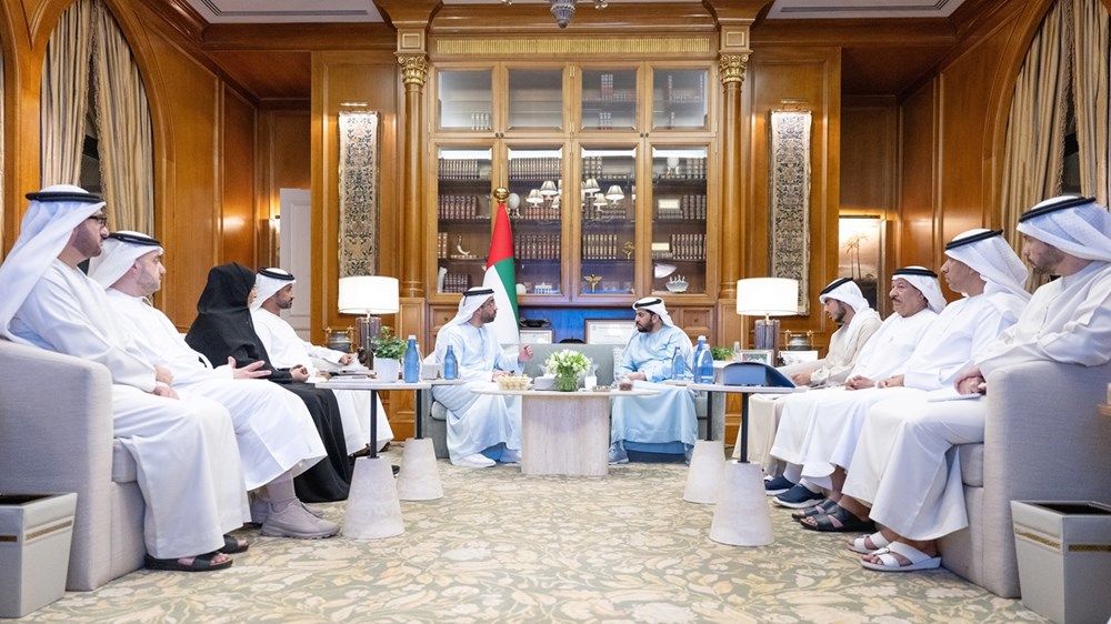 حمدان بن زايد يطلع على أبرز المشاريع الاستراتيجية لقطاعي الطاقة والمياه في منطقة الظفرة