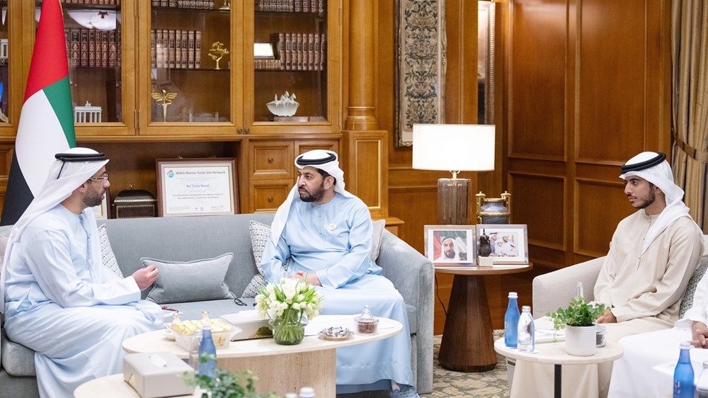 حمدان بن زايد يطلع على أبرز المشاريع الاستراتيجية لقطاعي الطاقة والمياه في منطقة الظفرة