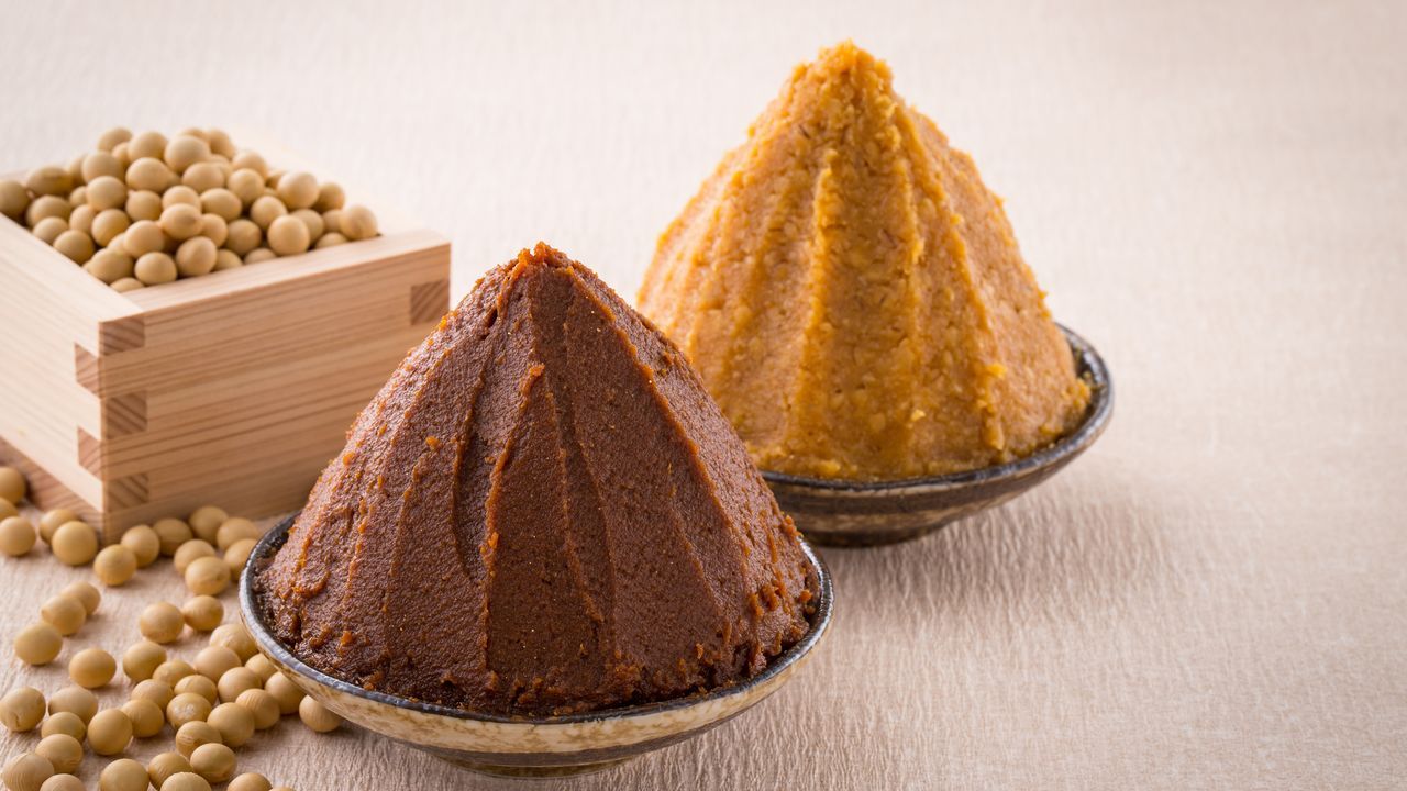 اليابان | الميسو… سرّ النكهة العميقة في قلب المطبخ الياباني