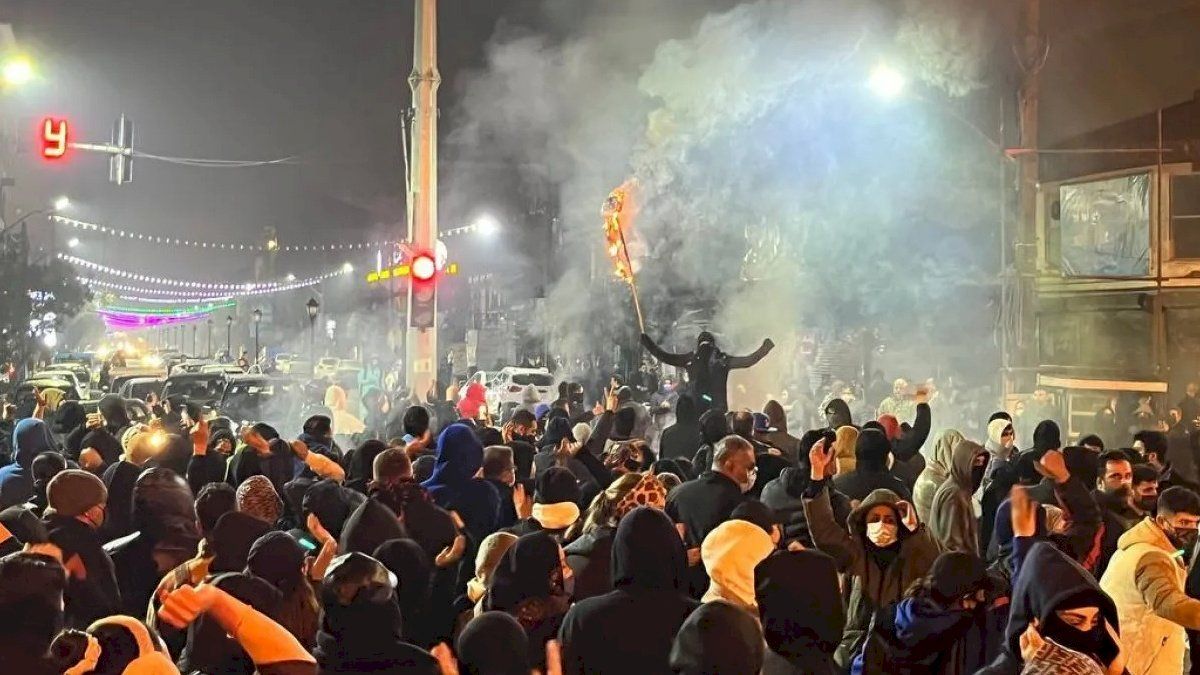 رسالة عاجلة من أميركا لمواطنيها في إيران: "غادروا فورا"