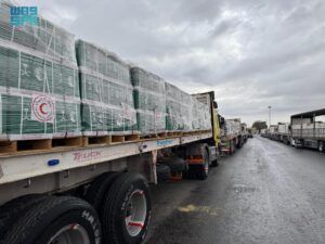 قافلة مساعدات جديدة من مركز الملك سلمان للإغاثة تعبر معبر رفح إلى قطاع غزة